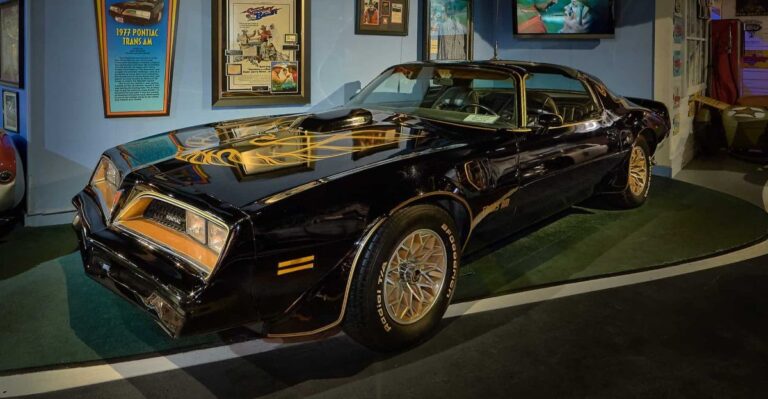 Stars Cars Smoky and the Bandit 1 768x399